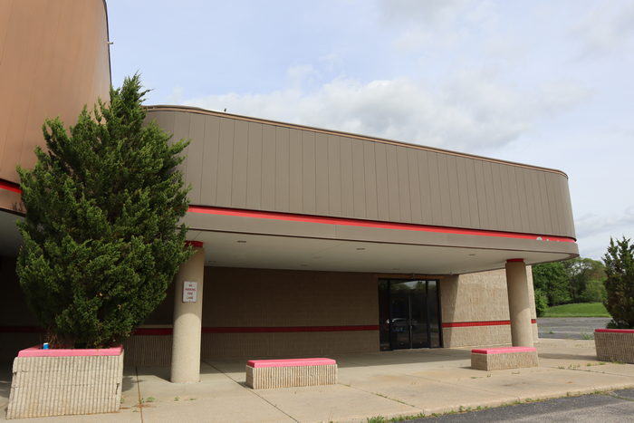 Elmwood Plaza 8 Theatres - May 22 2022